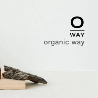 【ABOUT OWAY】
 	 Oway is a brand of organic and biodynamic agricosmetics for hair, skin, and body, manufactured in Bologna, Italy, and adopted in salons and spas all over the world. 
 	 In 2013, Oway converted all containers into glass bottles and aluminum tubes, the first to do so in the professional beauty industry. They believe that real beauty is plastic-free, organic is more than a word or a certification on the label, and a circular lifestyle is the only way to preserve and protect our environment's future. 
 	 Holding true to these core principles, Oway only produces ultra-concentrated formulas with a very high percentage of plant-based and biodegradable ingredients, using biodynamic practices and upholding their carbon-neutral promise. All of their formulas are Vegan, Cruelty-Free, Biodynamic, Organic, and Fair-Trade, without sacrificing fashion-forward, high-quality results.